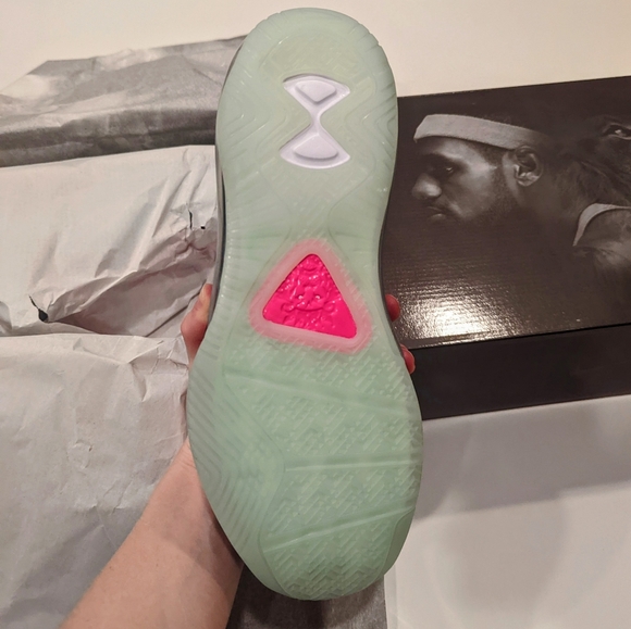 New Size 9 - Nike LeBron 8 VIII Retro South Beach 2021 - Picture 3 of 8